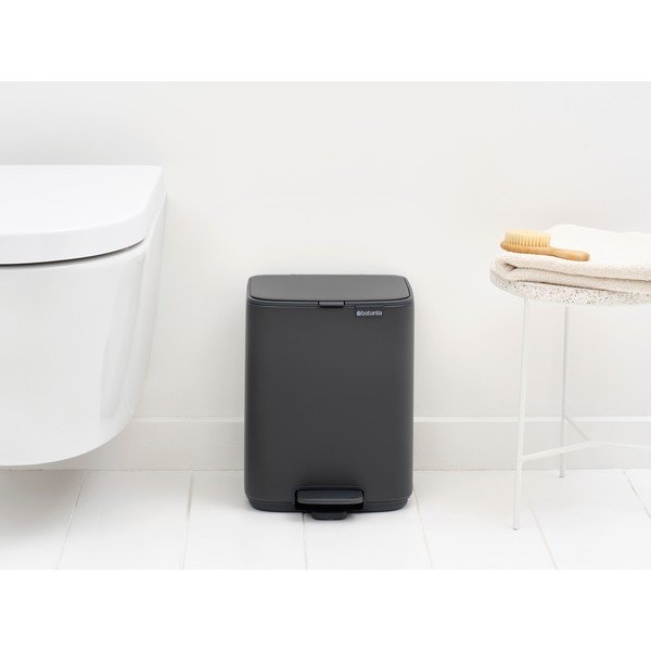 Tmavě šedý nášlapný ocelový odpadkový koš 7 l Bo – Brabantia-image-1