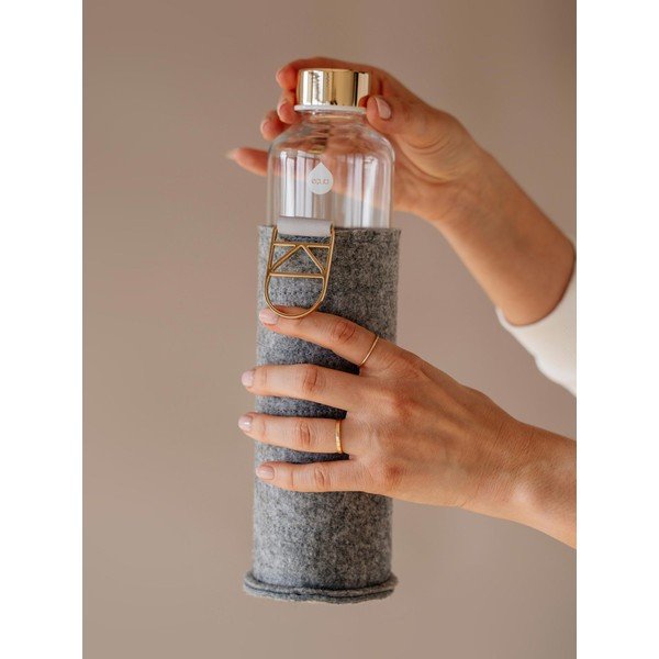 Láhev z borosilikátového skla s plstěným obalem Equa Mismatch Gold, 750 ml-image-1
