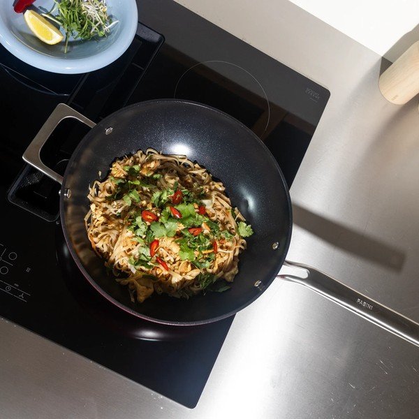 Wok pánev s keramickým povrchem ø 28 cm Meda 4.0 – FABINI-image-1