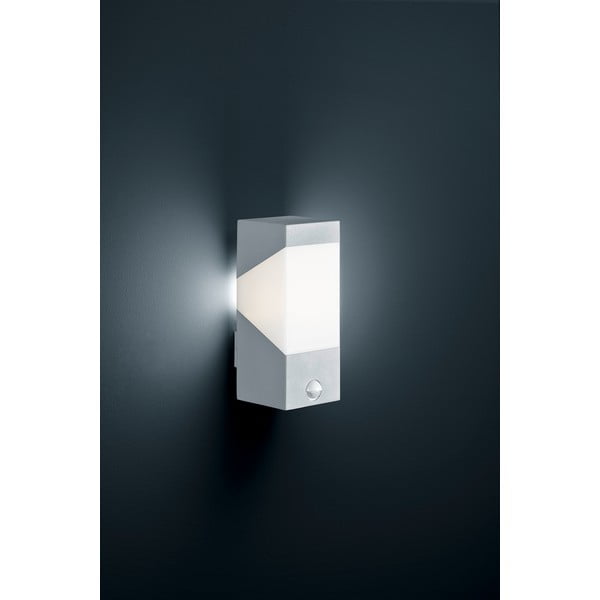 Světle šedé venkovní nástěnné svítidlo s pohybovým čidlem Trio Rio, výška 24,3 cm
