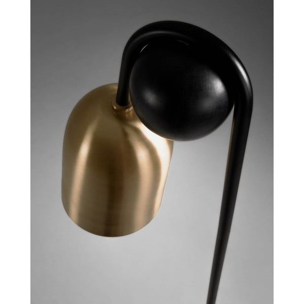 Černá/ve zlaté barvě stojací lampa s kovovým stínidlem (výška 180 cm) Natsumi – Kave Home-image-2