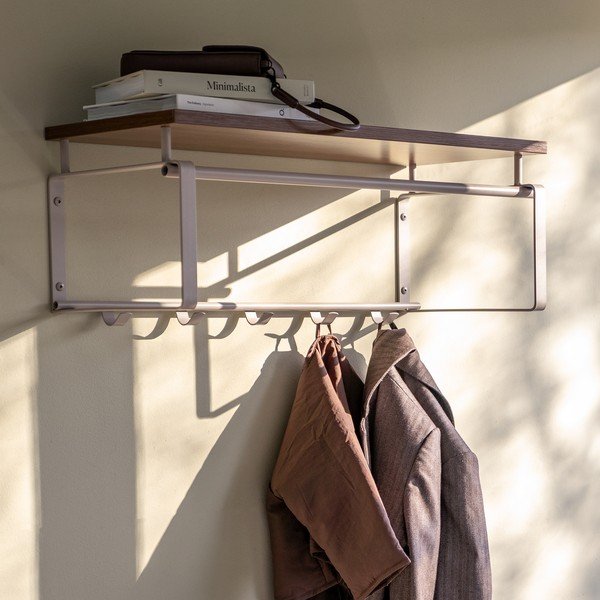 Ocelový nástěnný věšák v přírodní barvě/taupe s poličkou 70 cm Rex – Spinder Design-image-1