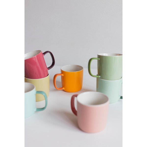 Růžový hrnek z kostního porcelánu 370 ml Mae – ONA-image-4