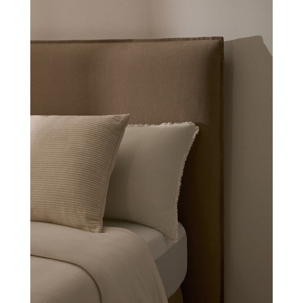 Taupe čalouněná jednolůžková postel 90x200 cm Jaira – Kave Home-image-1