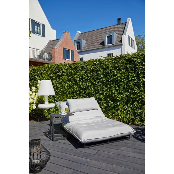 Světle šedé kovovo-polstrované zahradní lehátko Emma – Hartman-image-1