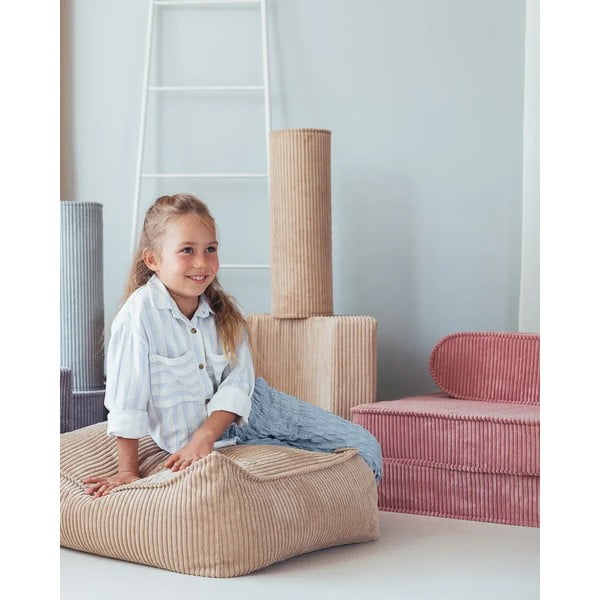Světle hnědý manšestrový dětský pohovkový polštář Roll – Wigiwama-image-4