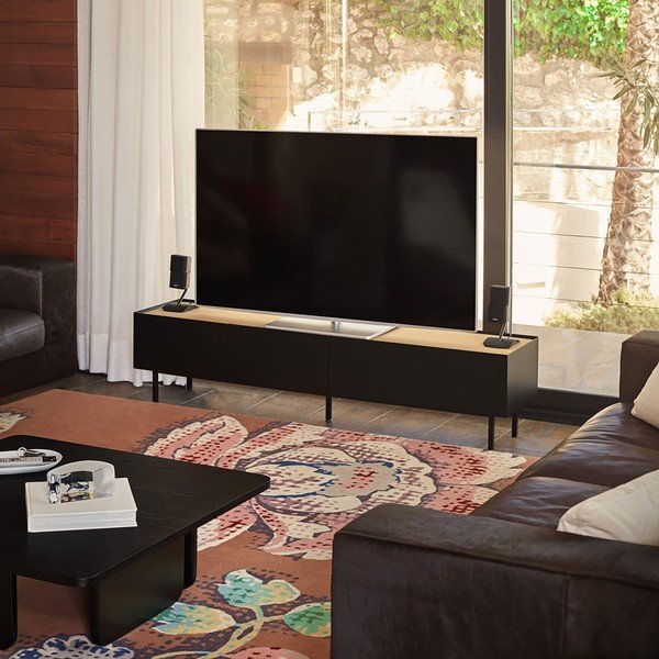 TV stolek v dekoru dubu v černo-přírodní barvě 180x45 cm Arista – Teulat-image-1