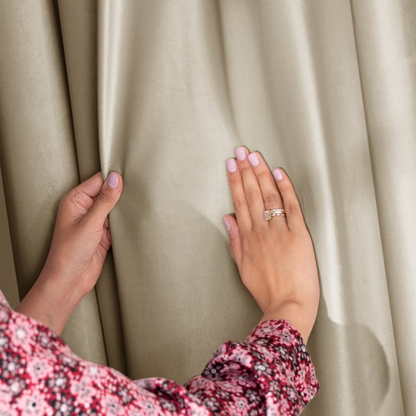 Hnědý/béžový sametový dimout závěs 140x245 cm Pleat – Restilo-image-4