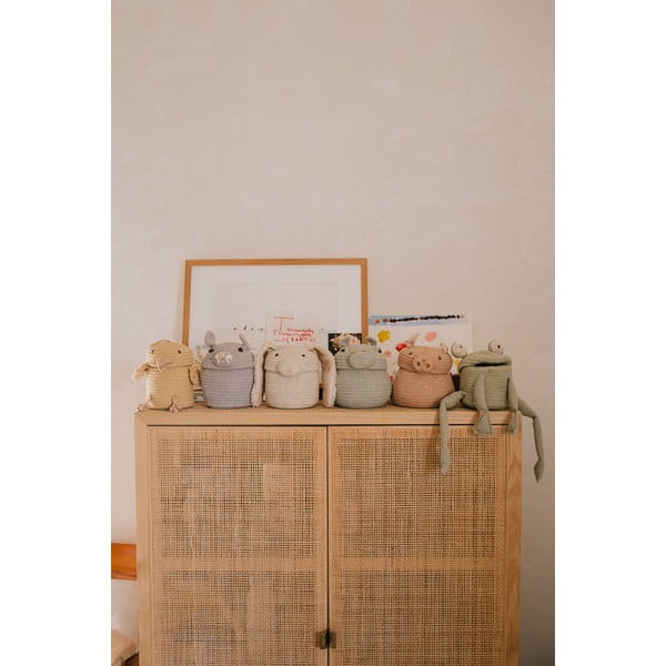 Světle šedý látkový dětský koš na hračky ø 15x15 cm Mini Henry the Hippo – Lorena Canals-image-3