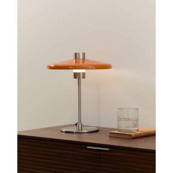 Oranžová stolní lampa s kovovým stínidlem (výška 32,5 cm) Nuvira – Kave Home-image-1