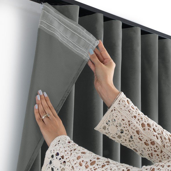 Tmavě šedý sametový dimout závěs 265x250 cm Velto – Filumi-image-2