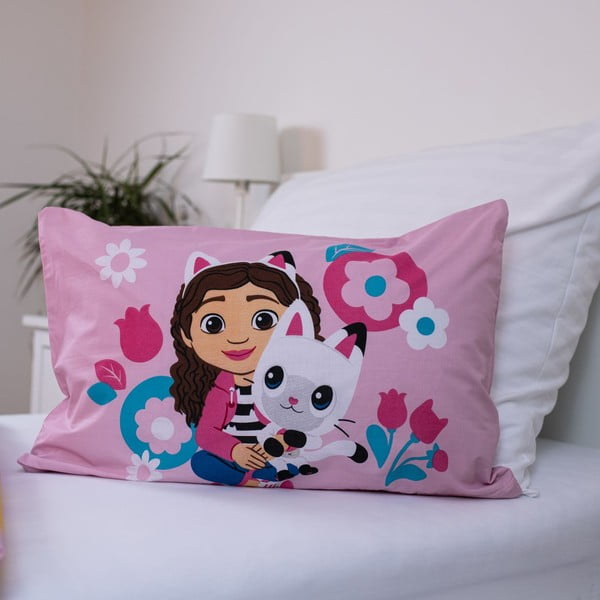 Růžové bavlněné dětské povlečení do postýlky 100x135 cm Gabby's Dollhouse – Jerry Fabrics-image-3