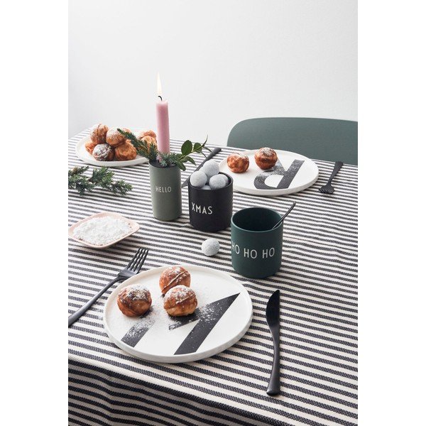 Černý porcelánový hrnek Design Letters Favourite XMas-image-3