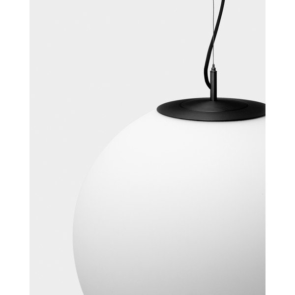 Bílé/černé kovové závěsné svítidlo se skleněným stínidlem ø 50 cm Brisia – Kave Home-image-2