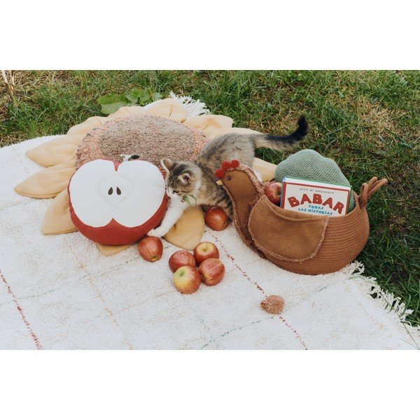 Bavlněný dětský polštářek ø 30 cm Apple – Lorena Canals-image-3