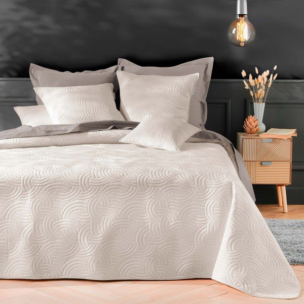 Krémový sametový set přehozu a povlaku na polštář 220x240 cm Solange – douceur d'intérieur-image-1