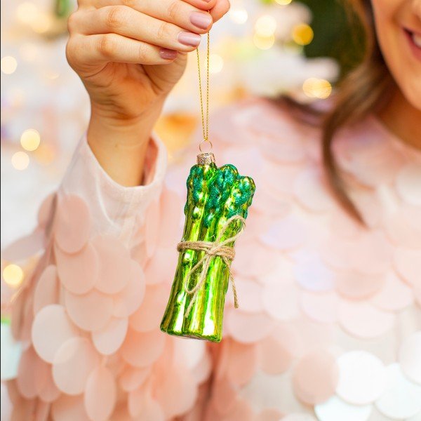 Skleněná vánoční ozdoba Asparagus – Sass & Belle-image-1