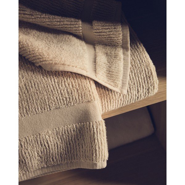 Béžový froté bavlněný ručník 30x50 cm Olvira – Kave Home-image-2