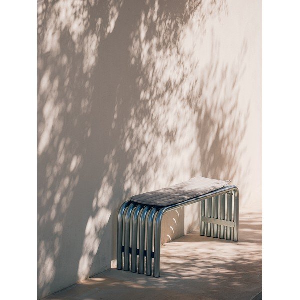 Kovová zahradní lavice ve stříbrné barvě Nokk – noo.ma-image-1