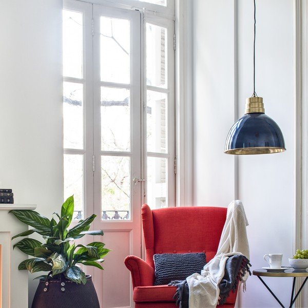 Závěsné svítidlo s kovovým stínidlem v tmavě modré a zlaté barvě ø 40 cm Sublime – HF Living-image-1