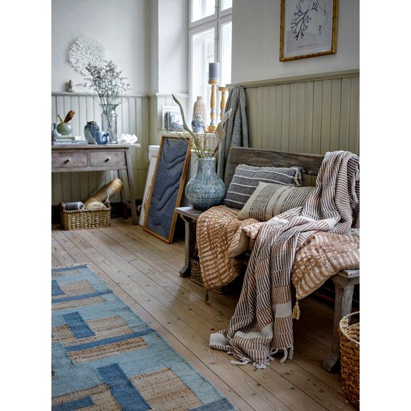 Televizní deka z recyklované bavlny v přírodní barvě 160x130 cm Isnel – Bloomingville-image-1