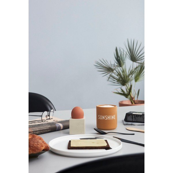Hořčicově žlutý porcelánový hrnek Design Letters Favourite Sunshine-image-1