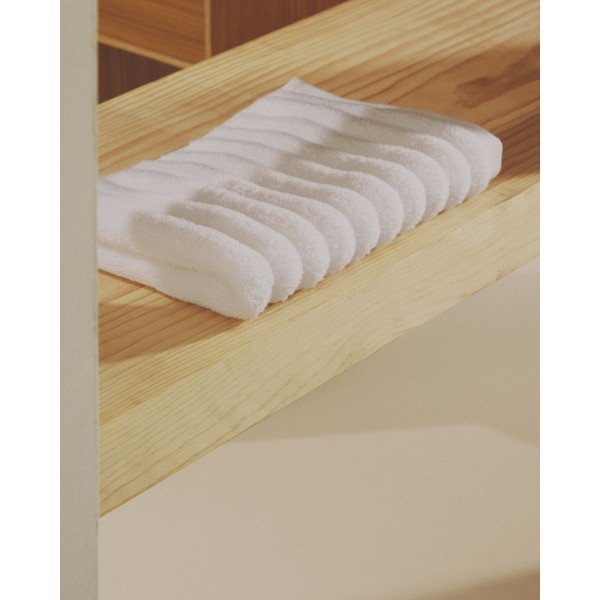 Bílá froté bavlněná osuška 70x140 cm Navira – Kave Home-image-3