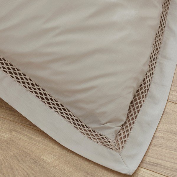 Světle hnědé povlečení na dvoulůžko/prodloužené 230x220 cm Classic Lattice Lace – Catherine Lansfield-image-3