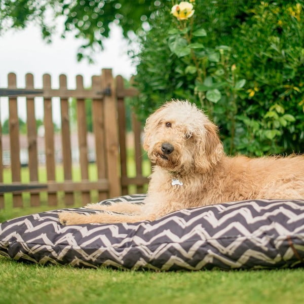 Černý pelíšek pro psa 90x120 cm Outdoor Bed Barn Raven Black L – P.L.A.Y.-image-1