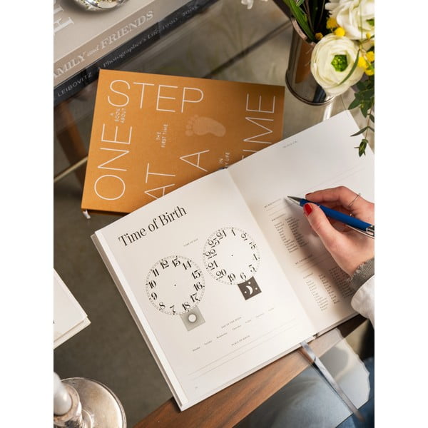 Deník pro miminko 64 str. One Step at a Time: A Book About the First Time in My Life – Printworks-image-1