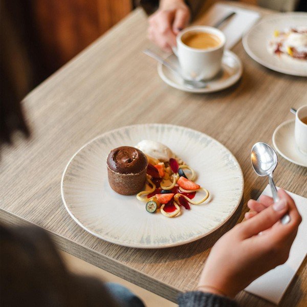 Světle šedý porcelánový talíř ø 25 cm Nuance – BonBistro-image-1