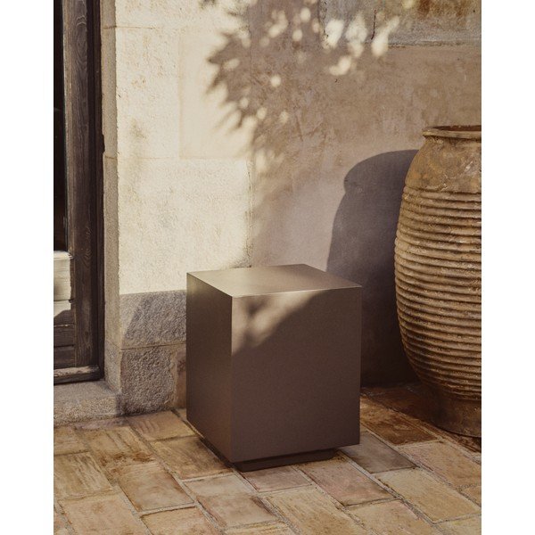 Betonový zahradní stolek 35x35 cm Rustella – Kave Home-image-2
