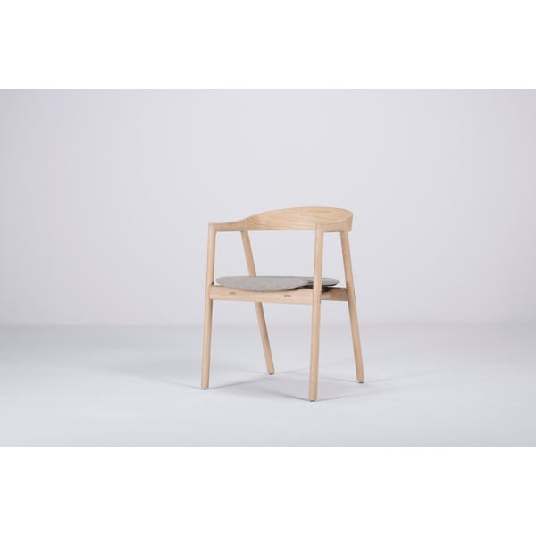 Jídelní židle z masivního dubového dřeva se šedým sedákem Gazzda Muna-image-4