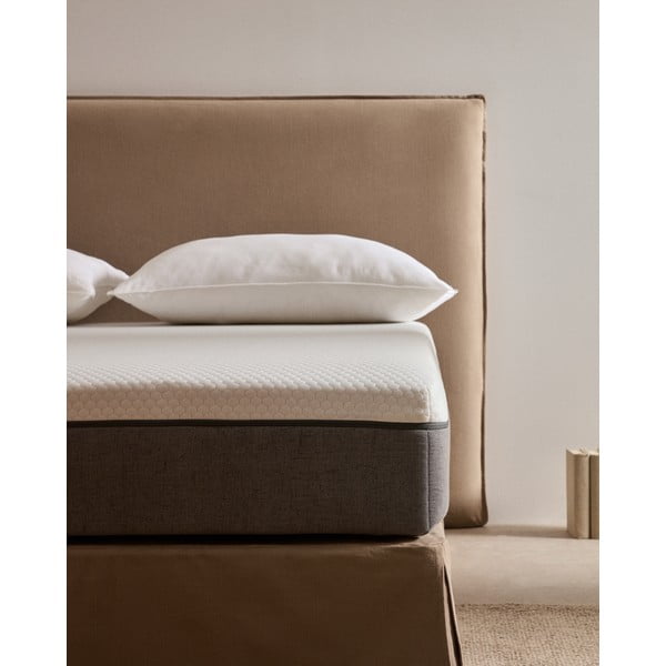 Středně tvrdá pěnová matrace s odnímatelným potahem/antialergenní 150x200 cm Eva – Kave Home-image-1