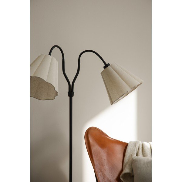 Černá/béžová lněná stojací lampa s ohybatelnou konstrukcí (výška 149 cm) Veya – Markslöjd-image-1