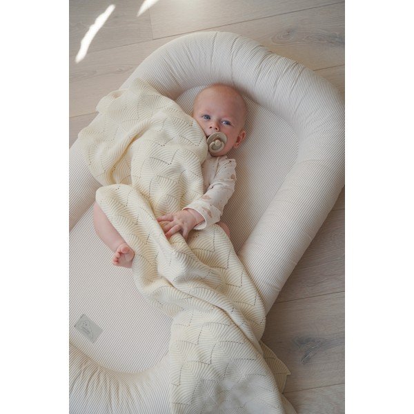 Béžové hnízdečko pro miminko 52x84 cm Classic Stripes Camel – Cam Cam Copenhagen-image-1