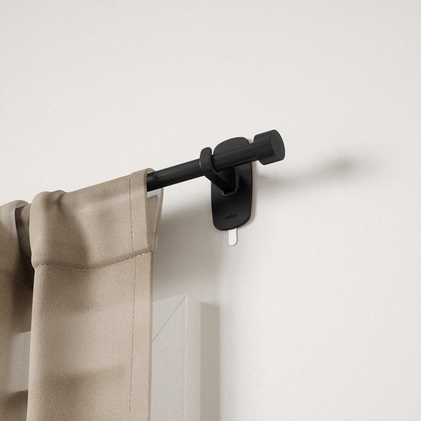 Matně černá ocelová roztažitelná garnýž 40 - 71 cm Adhera – Umbra-image-4