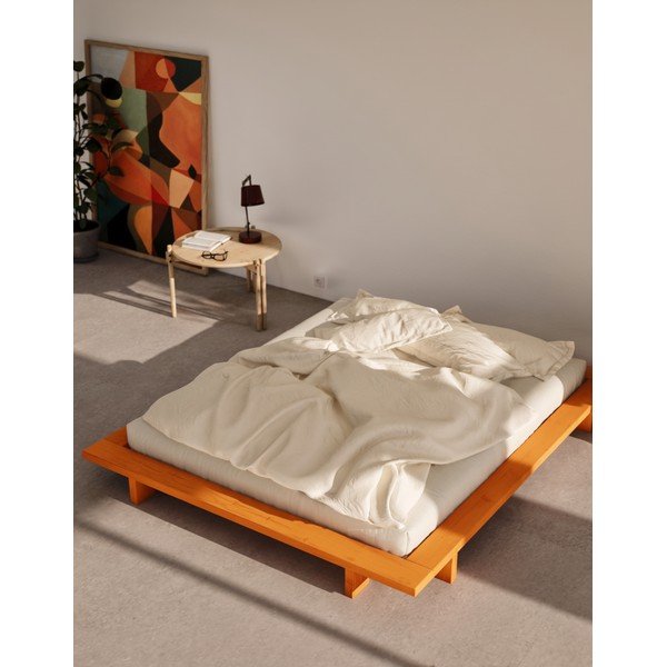 Oranžová dvoulůžková postel z borovicového dřeva bez čela s roštem 160x200 cm Japan – Karup Design-image-1