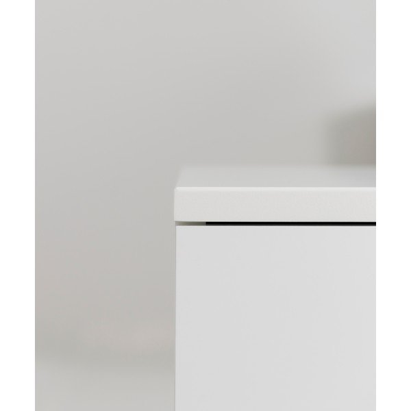 Bílá komoda s nohami z dubového dřeva Tenzo Birka, 176,5 x 78 cm-image-1