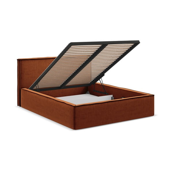 Čalouněná dvoulůžková postel v terakotové barvě s úložným prostorem s roštem 140x200 cm Anani – Makamii-image-2