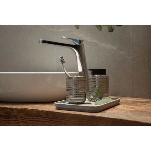 Keramický kelímek na zubní kartáčky ve stříbrné barvě Vilalba – Wenko-image-2