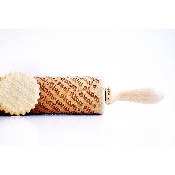 Dřevěný embosovaný váleček na těsto Valek Made with Love-image-1