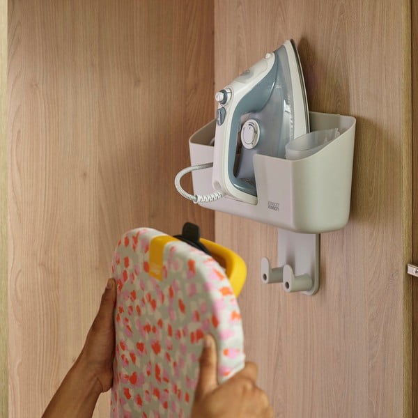 Držák na žehlicí prkno a žehličku IronHub – Joseph Joseph-image-1