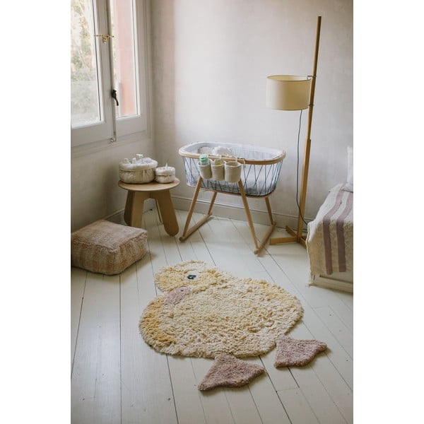 Žlutý pratelný ručně tkaný bavlněný dětský koberec 95x120 cm Ducky – Lorena Canals-image-1