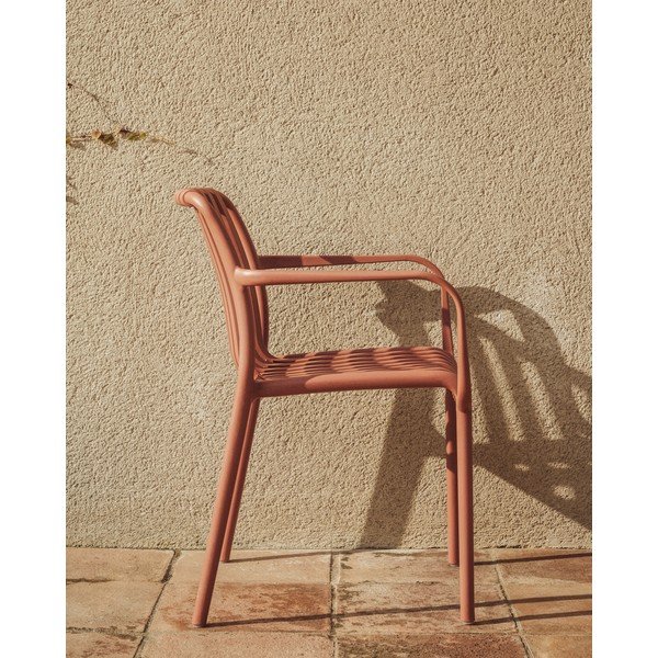 Plastová zahradní židle v terakotové barvě Isabellini – Kave Home-image-2