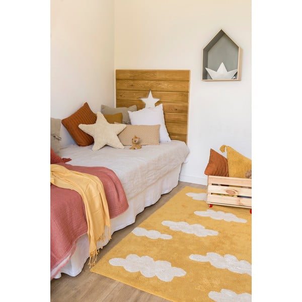 Pratelný ručně tkaný bavlněný dětský koberec v hořčicové barvě 120x160 cm Clouds Mustard – Lorena Canals-image-4
