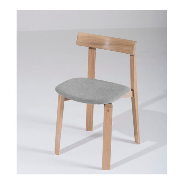 Jídelní židle z masivního dubového dřeva se šedým sedákem Gazzda Nora