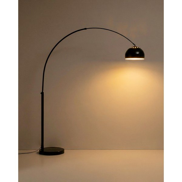 Černá stojací lampa s kovovým stínidlem (výška 160 cm) Madali – Kave Home-image-1