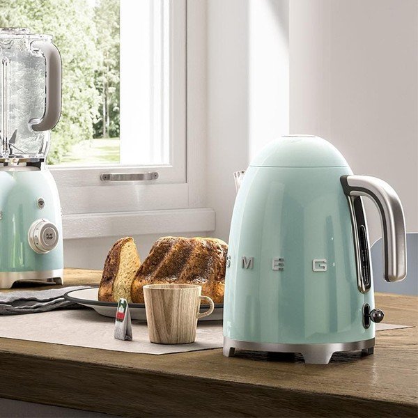 Světle zelená rychlovarná konvice 1,7 l 50's Retro Style – SMEG-image-3