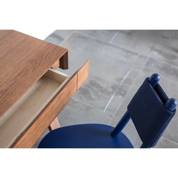 Hnědý psací stůl s nohami z jasanového dřeva EMKO 4.9, 140 x 70 cm-image-1